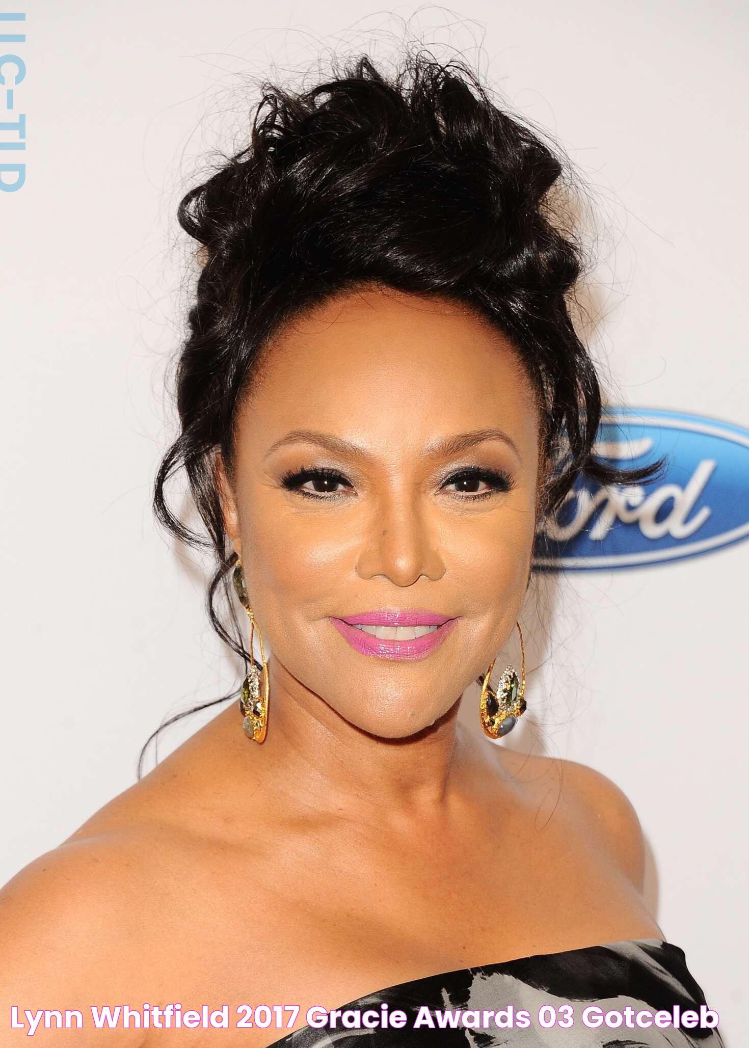 Lynn Whitfield 2017 Gracie Awards 03 GotCeleb